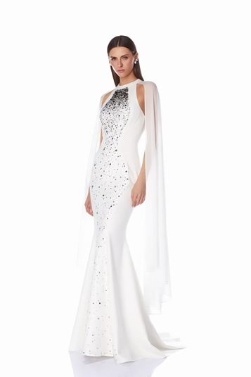 فستان سهرة بياقة هالتر بلون العظم